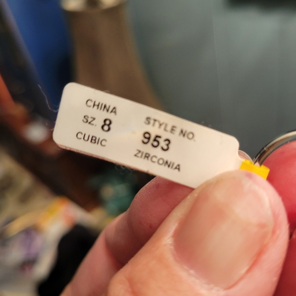 NWT size 8 cubic zirconia infinity stainless ring - Picture 3 of 6